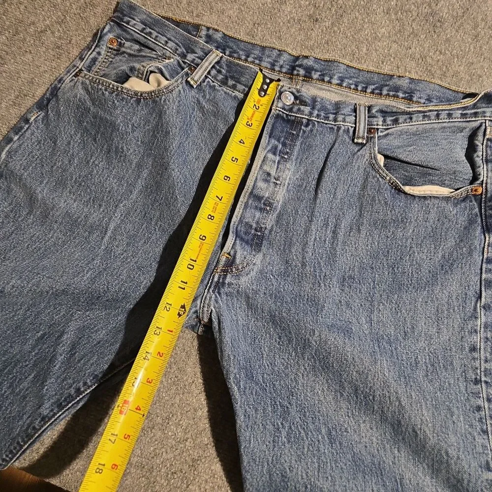VTG Levis 501 Button Fly Jeans Mens 40x30 Blue Medium Wash 90s Straight